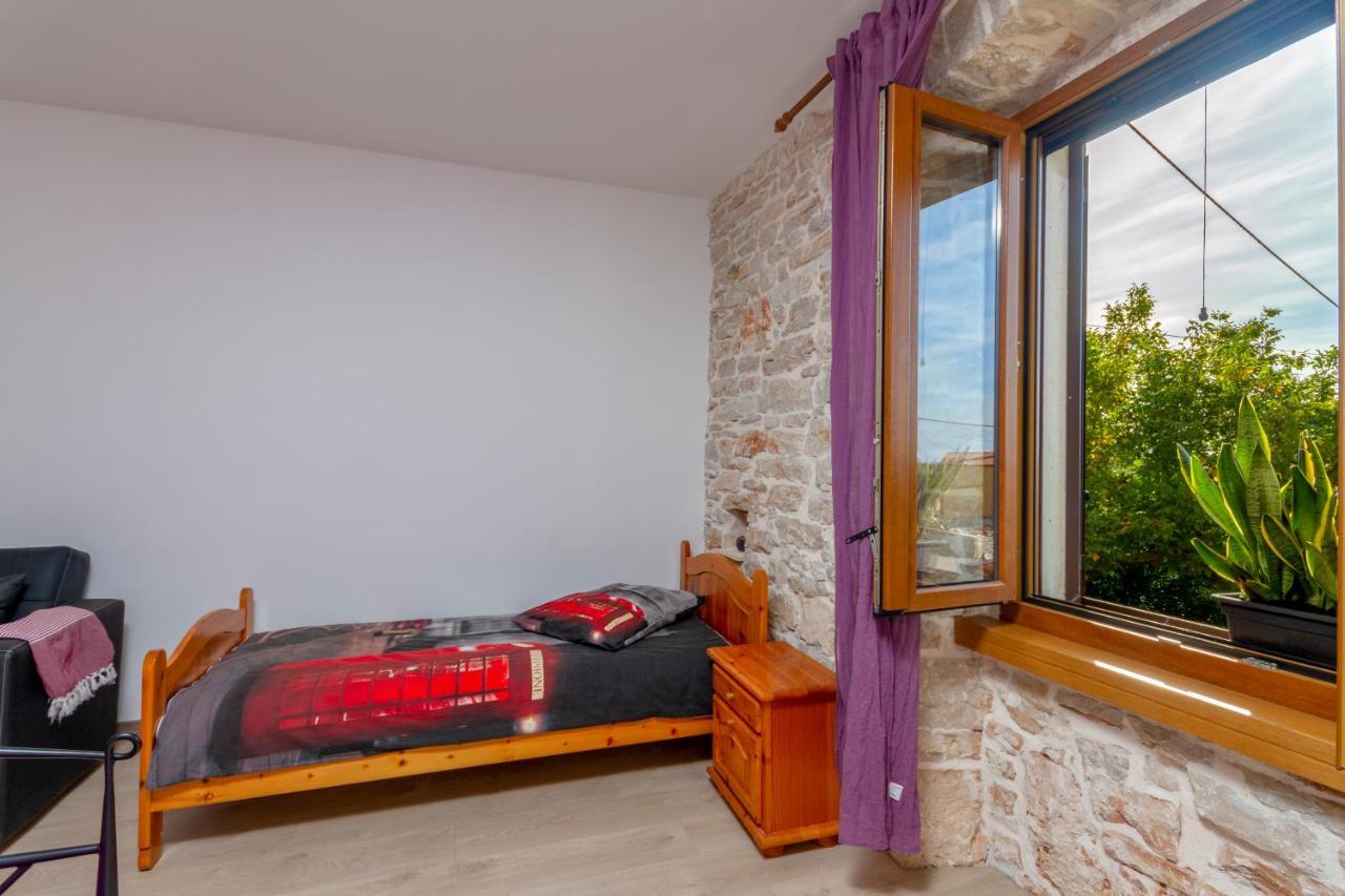 Stone House * Bale